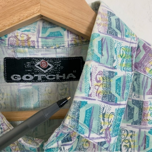 Vintage Gotcha Wild Hawaiian Print Collared Shirt No Tag Fits Mens M Surf Rad - Picture 8 of 17